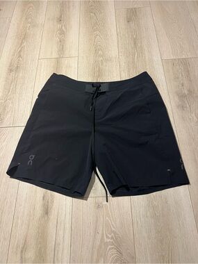 On Running Men's Black Swim Hybrids